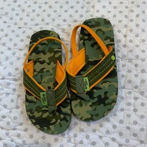 New camo size 11 flip flops